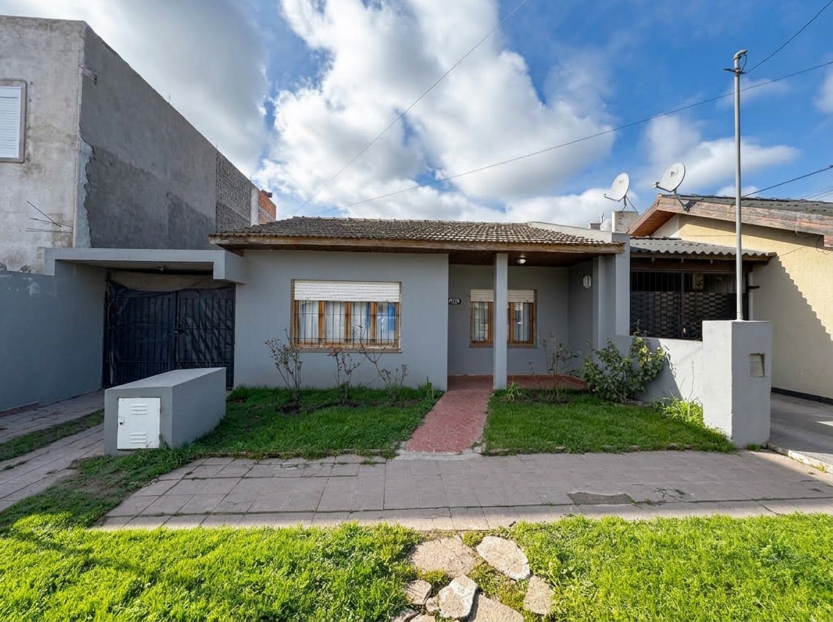 Venta - CASA 3 AMB - ZONA RESIDENCIAL